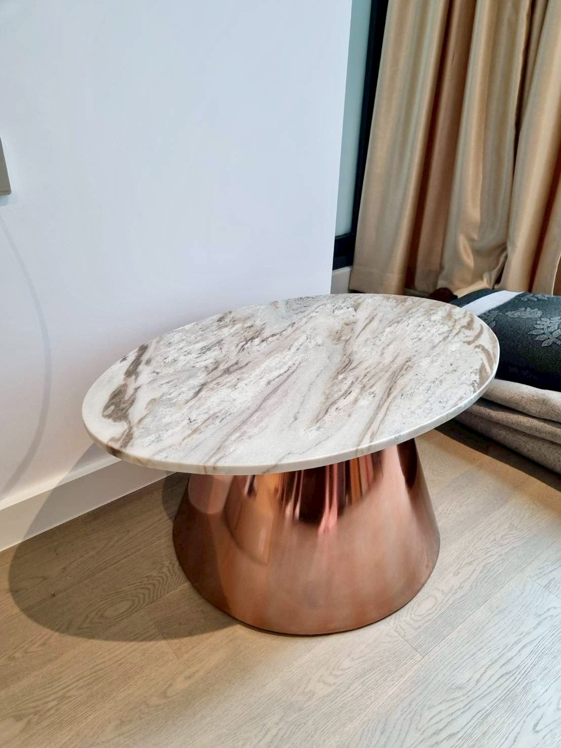 stainless-steel-table